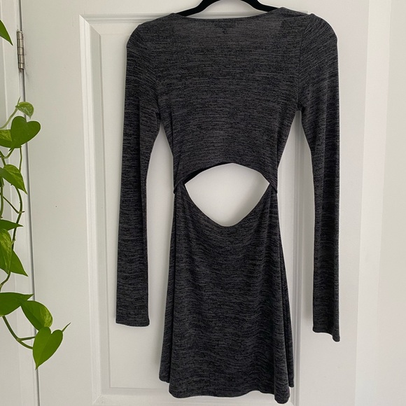 Aritzia Wilfred long sleeve cut out dress XS - Picture 4 of 4